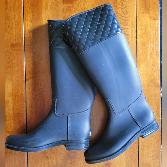 Bootsi Tootsi tall rain boots,  black with a quilted look at the top. Size 8, - Picture 1 of 7